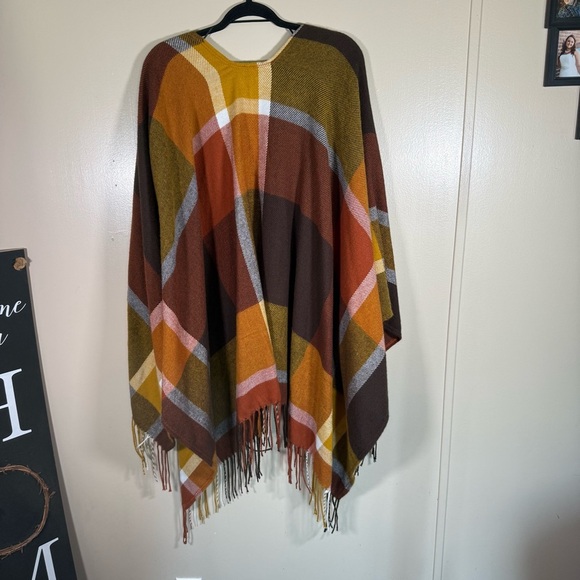 NWT Cato Plaid Open Front Fringe Shawl Wrap One Size - Picture 2 of 4